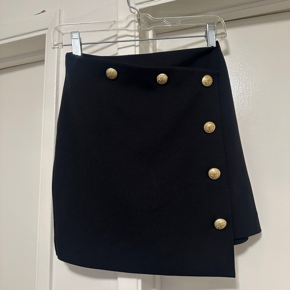 EXPRESS - Elegant Black Skirt with Gold Button Accents - Size S - Picture 2 of 5